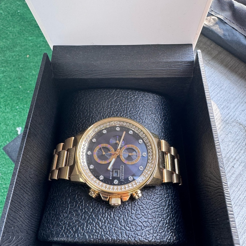 Gold Men's Watch with Black Dial